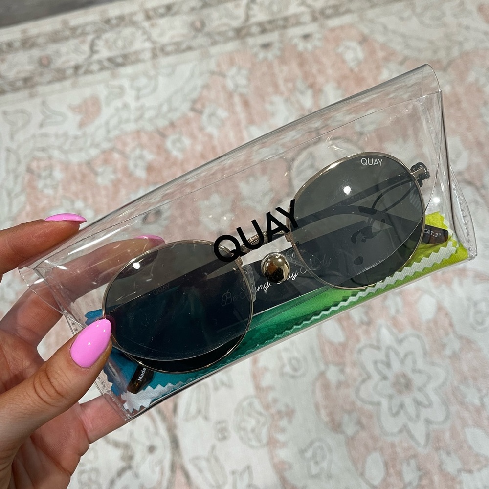 Quay Round Sunglasses